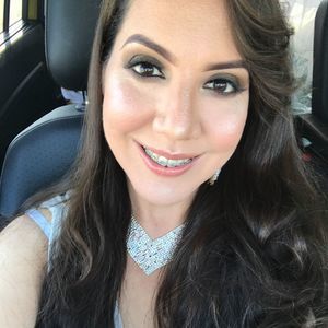 Meet your Posher, Victoria vega